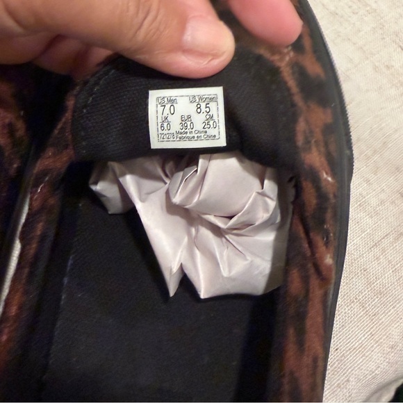 Van’s WMNS Style 53 Leopard Brown/Black
Sneakers shoes size 8.5 - Picture 3 of 7